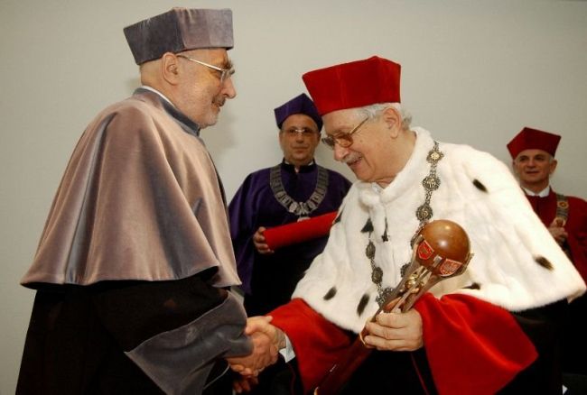 Prof. Jan Krysiński, rektor PŁ, nadaje tytuł DHC PŁ prof. Markowi Trombskiemu