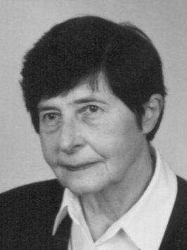 Czarno-białe zdjęcie portretowe: prof. dr hab. inż. Jadwiga Wilska-Jeszka