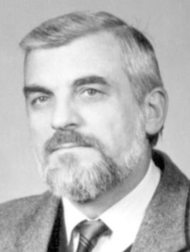 Czarno-białe zdjęcie portretowe: prof. dr hab. inż. Władysław Mieczysław Rzymski