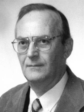 Czarno-białe zdjęcie portretowe: prof. dr hab. inż. Wojciech Ambroziak