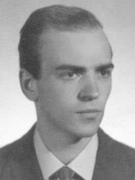 Czarno-białe zdjęcie portretowe: prof. Michał Tadeusiewicz.