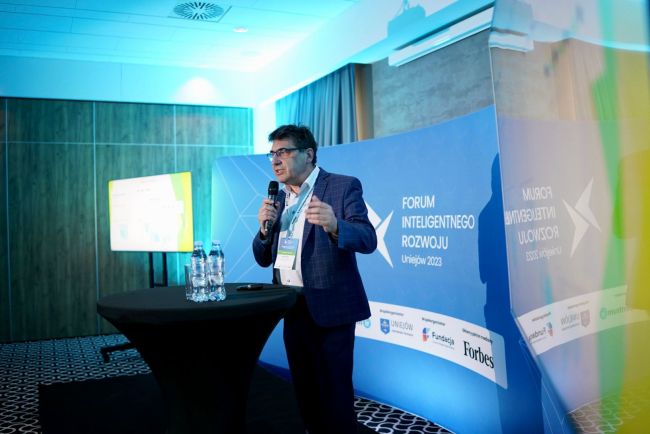 dr jacek Stańdo, prof. PŁ podczas wystąpienia na Forum, fot. arch. prywatne