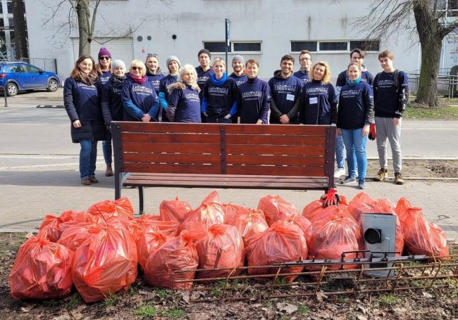Uczestnicy sprzątania po akcji, fot. RUR