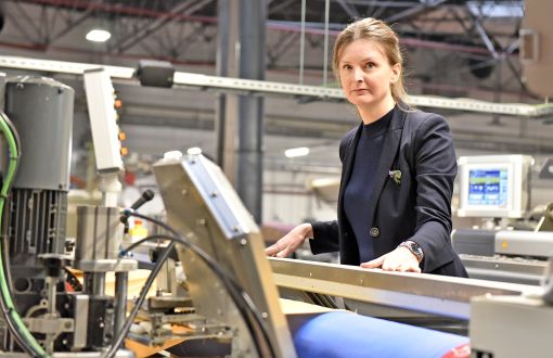 Dr hab. inż. Lucyna Bilińska w laboratorium
