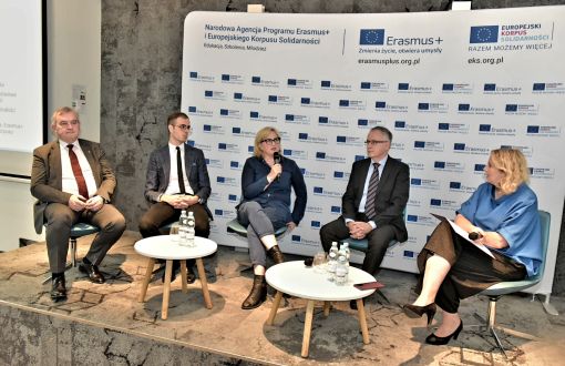 Participants of the opening panel. From left: rector Prof. Krzysztof Jóźwik, director Bartosz Stawiarz (Erasmus+), director Marzena Bednarek- Kokosza (UŁ), pro-rector Dr. Krzysztof Franek (Film School), director Dr. Eng. Dorota Piotrowska, Prof. PŁ (CWM)