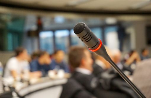 Grafika do konferencji na PŁ o podwójnych dyplomach